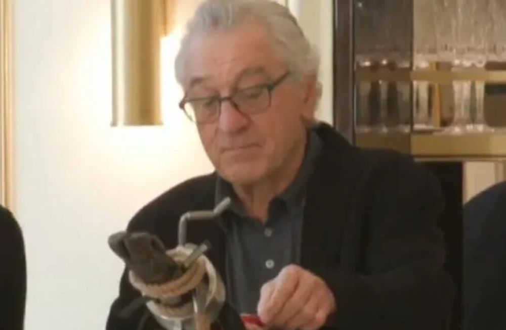 El actor degustó varios platos preparados por el cocinero oriundo de La Plata, Mauro Colagreco, junto a su pareja Tiffany Chen e hizo una memorable reseña.