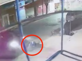 Un ladrón robó un auto y atropelló a la dueña cuando huía en Mendoza. | Captura de video