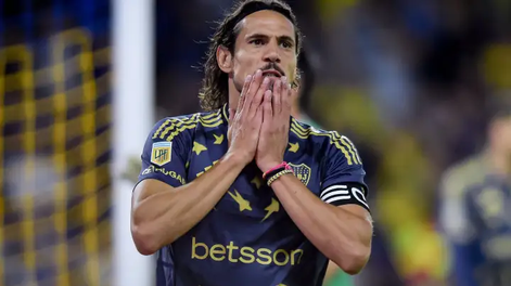 El delantero uruguayo volvió a lesionarse y quedó descartado para el partido del domingo.&nbsp;