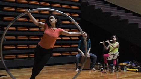 Los Andes | Ensayo de la obra de teatro Claroscuro escrita y protagonizada por Carla Masignani, la artista que deslumbró en Got Talent. Foto: Marcelo Rolland / Los Andes