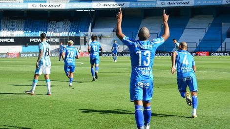 Nahuel Ulariaga festejando el gol que le convirtió a Racing en el 2020 / Prensa Club Godoy Cruz