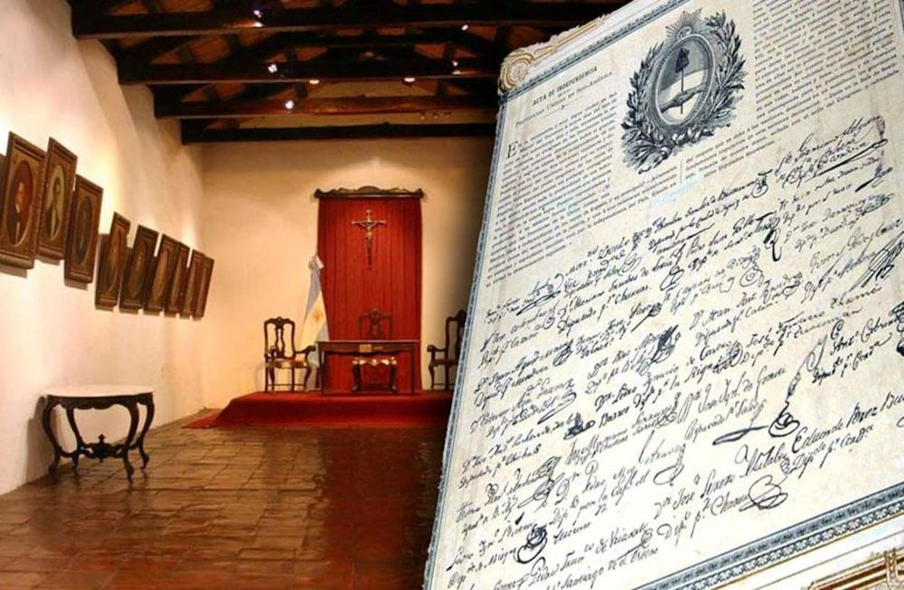 El lugar donde los congresistas deliberaron y declararon la Independencia en Tucumán, el 9 de julio de 1816. Fotomontaje: Marcela Marbian.