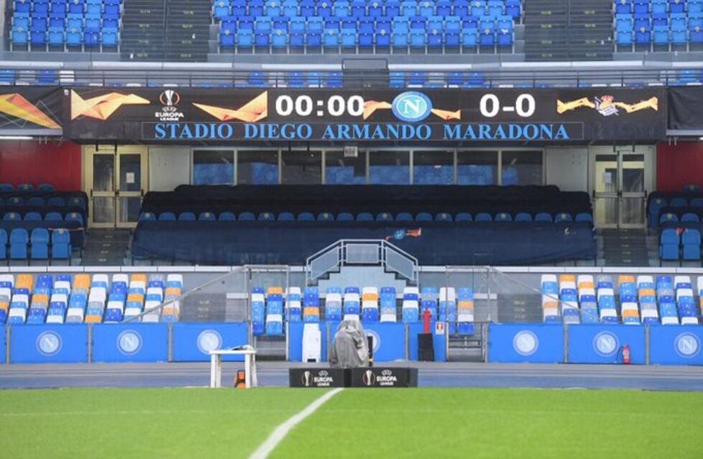 El estadio lleva el nombre del máximo ídolo argentino y napolitano.