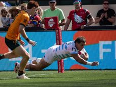 Rugby. Luciano González en una de las tantas acciones&nbsp; en el marco del Circuito Mundial de Seven.