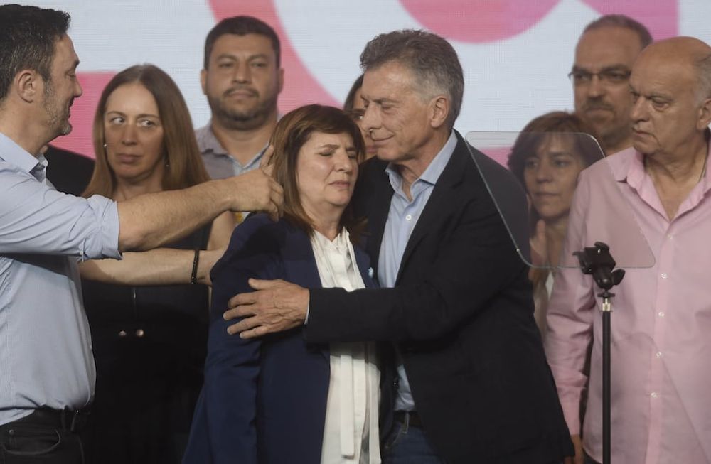 Elecciones 2023. Búnker de Juntos por el Cambio. Mauricio Macri, Patricia Bullrich, Luis Petri. Horacio Rodríguez Larreta, Lilita Carrió, Gerardo Morales, Néstor Grindetti. (Federico López Claro)