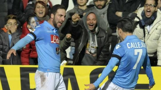 Higuaín recibió el 2015 con un doblete para el Nápoli