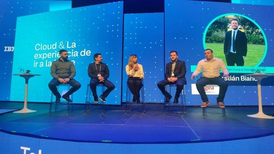 En el panel de Cloud estuvieron Gabriel Aníbal Pulice, Gerente de infraestructura y producción de Frávega; Sebastian Bianco, Gerente de Arquitectura e innovación de AGEA; Diego Colombo, CTO de Visma_Latam; y Martín Veiga, Subgerente de infraestructura de Alsea (Burger King y Starbuks).