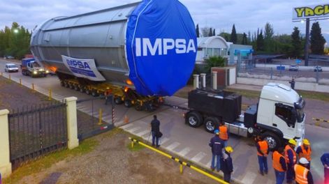 Traslado del horno gigante de Impsa a la refinería de YPF en Luján de Cuyo, imagen ilustrativa.