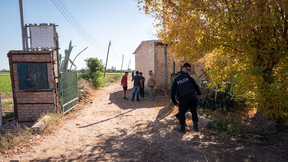 Un hombre fue asesinado en MaipúEl hecho ocurrió durante la noche del viernes en el interior de Finca López ubicada en Carril Los Álamos y Ruta 20, de dicho distrito. Todo comenzó cuando dos sujetos encapuchados y armados ingresaron al predio e interceptaron Felipe Villca de 52 años porque supuestamente había comprado dólares esa tarde.Foto: Ignacio Blanco / Los Andes