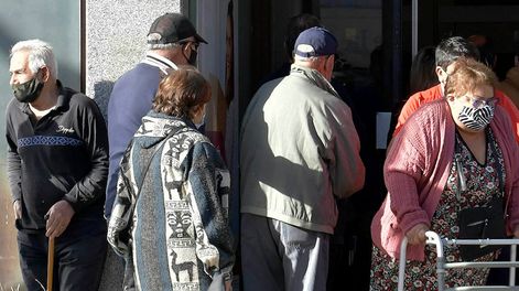 Alerta jubilados: por qué no cobré el bono de $36.000 en agosto - Foto: Orlando Pelichotti / Los Andes