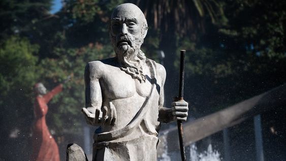 Se realizó la restauración de la obra de la fuente de plaza Italia