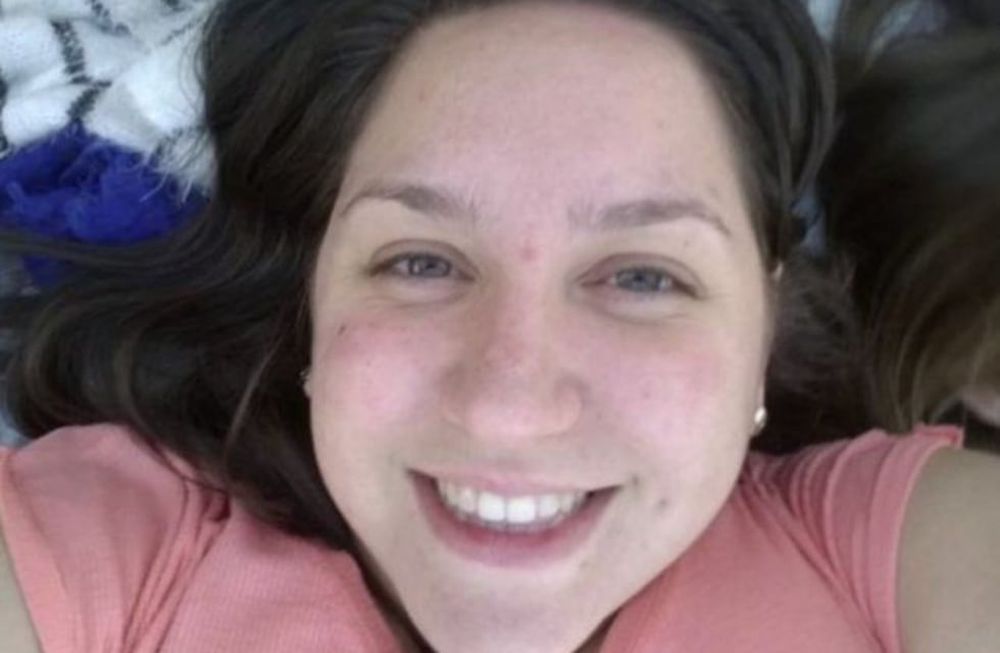 Ailén Florencia Actis (33), la joven madre que murió a causa del coronavirus, enfermedad que afecta al mundo entero desde hace más de un año. Foto: Gentileza