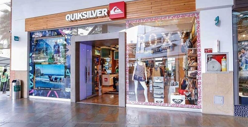 Adiós a una histórica marca de ropa: cierran más de 100 tiendas tras declararse en bancarrota
