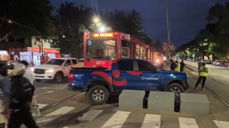 Una camioneta impactó contra el Metrotranvía&nbsp;