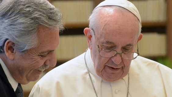 Durante su mandato, de 2019 a 2023, Fernández visitó al Papa dos veces: una en enero de 2020 en el Palacio Apostólico y otra en mayo de 2021 (Archivo)