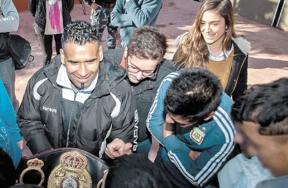 Yoni les hizo bajar la guardia