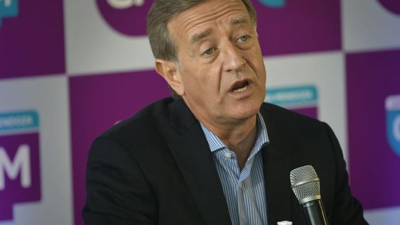 Rodolfo Suárez, gobernador de Mendoza. Orlando Pelichotti / Los Andes