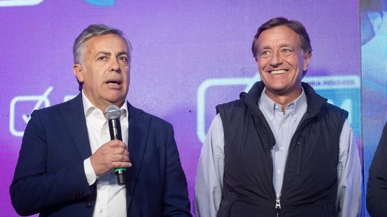 PASO 2023 en Mendoza: ganó CornejoEste domingo se votó para elegir candidatos a gobernador y vice, senadores y diputados provinciales, intendentes de 11 departamentos y concejales.Foto: Ignacio Blanco / Los Andes