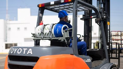 Los Andes | Toyota Material Handling recomendará la utilización del GLP YPF Gas en sus autoelevadores.