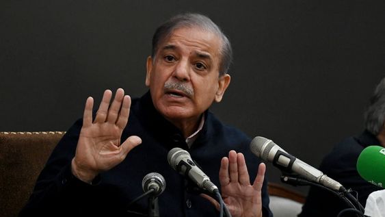 Shehbaz Sharif, el presidente de Pakistán, en una conferenia de prensa. Imagen de archivo.