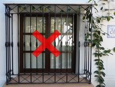 Su instalación es simple y se adaptan a cualquier medida, lo que proporcionan un estilo moderno a cualquier tipo de casa.