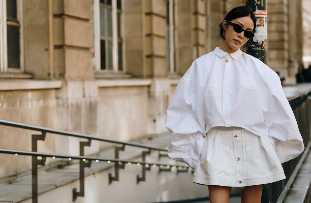 La versatilidad de las blusas frescas permite crear múltiples combinaciones.