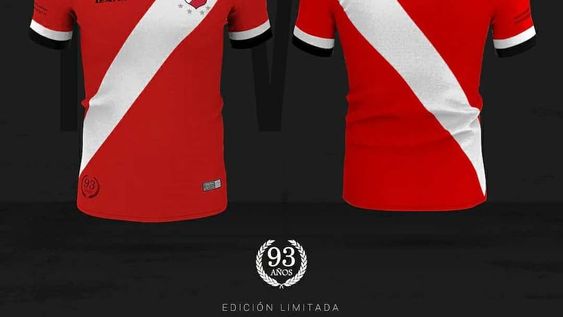 Maipú junto a Leatix, su indumentaria, lanzaron el primer modelo Retro de camisetas camino a su centenario. Camiseta utilizada en 1964 y 1977.