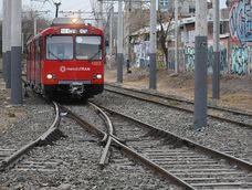 Licitarán obras del Metrotranvia, ramal desde Godoy Cruz hacia el departamento de Luján de Cuyo.Tramo de las vías en la zona de calles Belgrano y Francia  y estación Pellegrini de Godoy CruzFoto: José Gutierrez / Los Andes