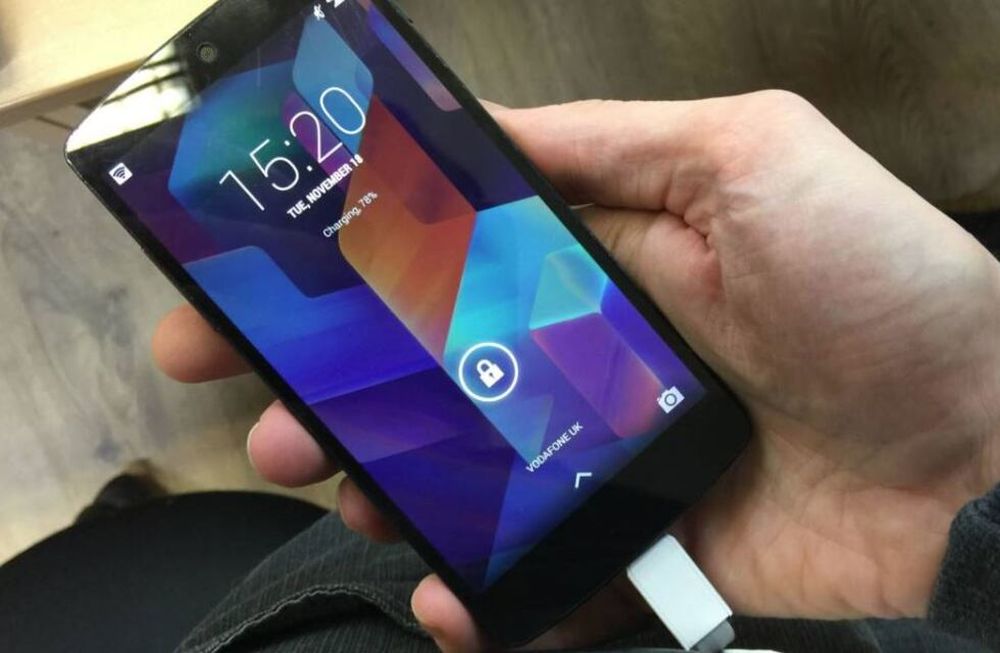 La funci&oacute;n poco conocida del puerto USB del televisor: va m&aacute;s all&aacute; de cargar el celular