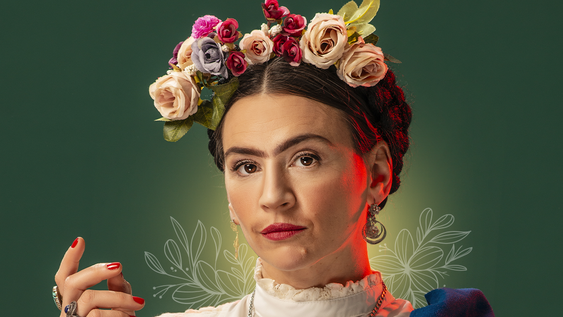 Laura Azcurra encarna a una Frida luminosa y amante de la vida.