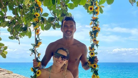 Mica Viciconte, Fabián Cubero y sus hijas en Brasil.