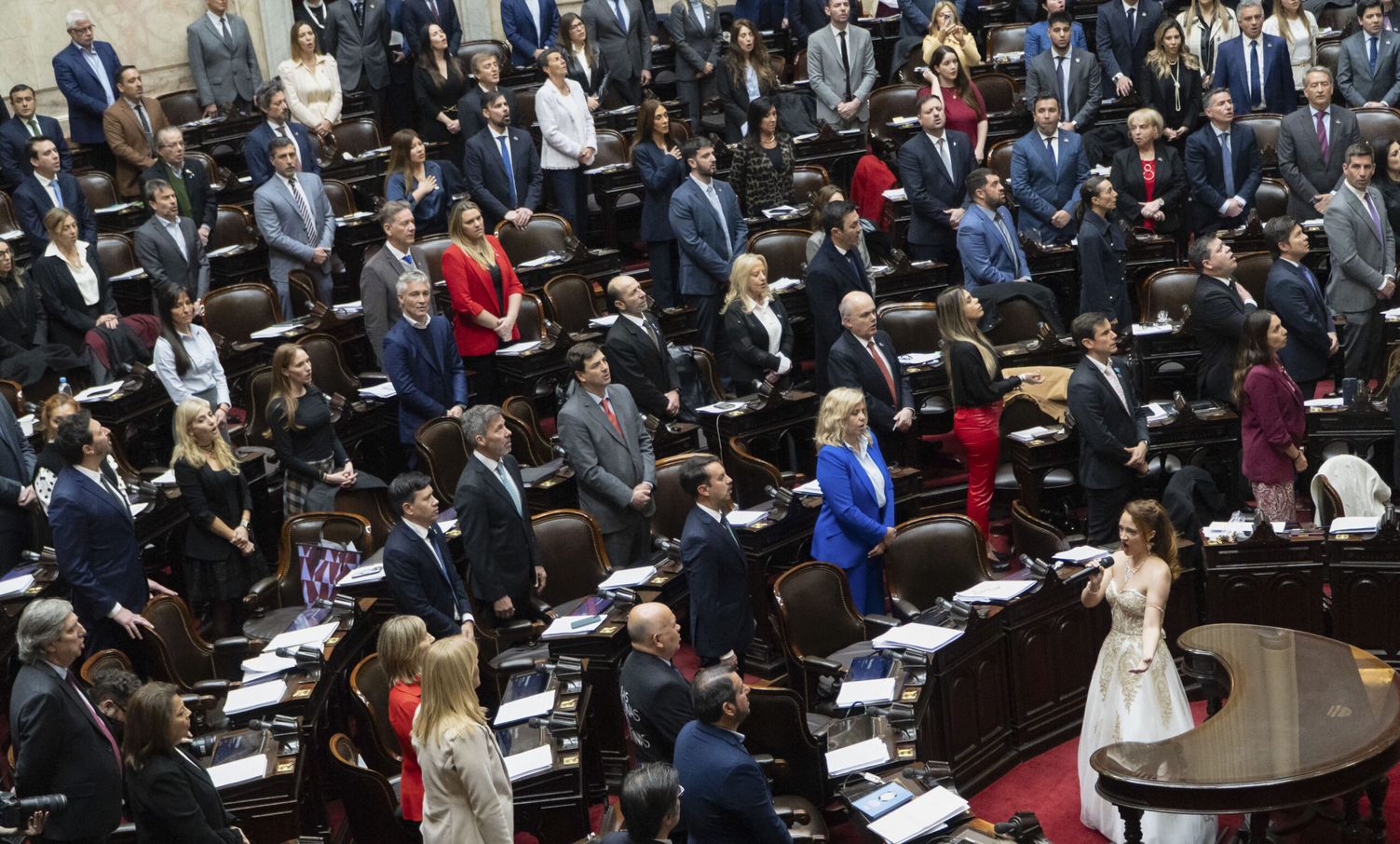 La Cámara de Diputados inició este mediodía la sesión para debatir los proyectos de Reforma del Banco Central, Inocencia Fiscal II y del Tratado de cooperación en materia de Patentes, entre otras iniciativas.