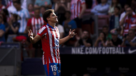 El espectacular gol de tiro libre de Julián Álvarez fue el primero de la tarde, en la goleada del Atlético frente al Betis.&nbsp;