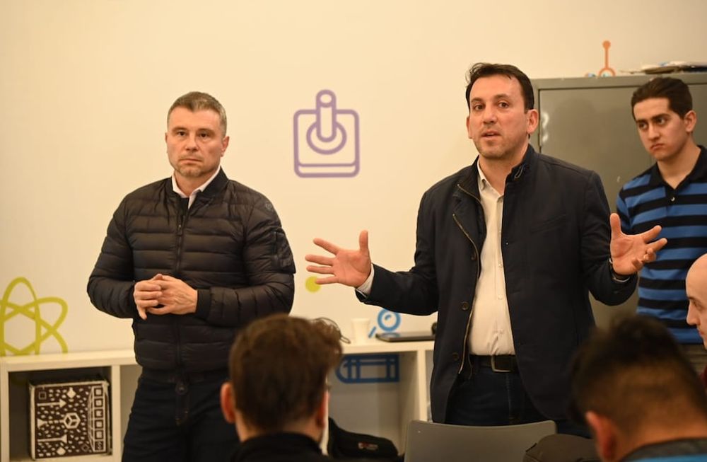 Avanza el proyecto de jóvenes de Godoy Cruz para desarrollar el primer satélite mendocino