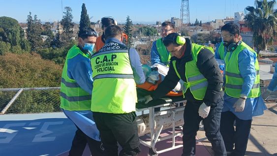 se quemo al prender una estufa en san rafael y lo trasladaron en helicoptero al lagomaggiore: esta grave