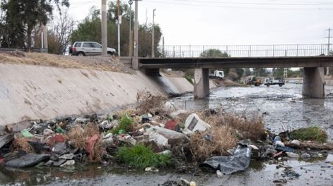 Los Andes | Se retiraron casi 800 toneladas de basura del dique Papagayos y las autoridades piden a la población cuidar el medio ambiente. / Foto: Prensa Gobierno de Mendoza