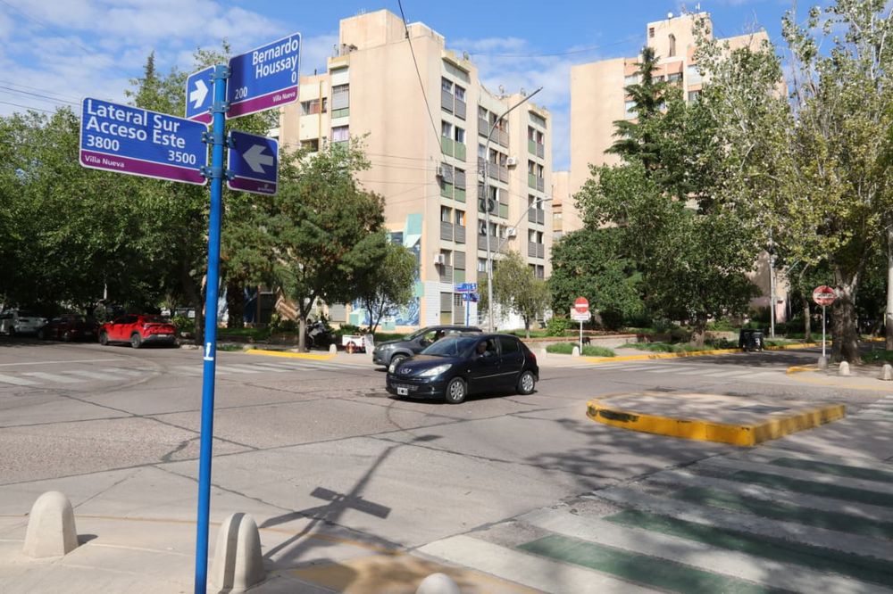 Cambio de sentido en las laterales del Acceso Este