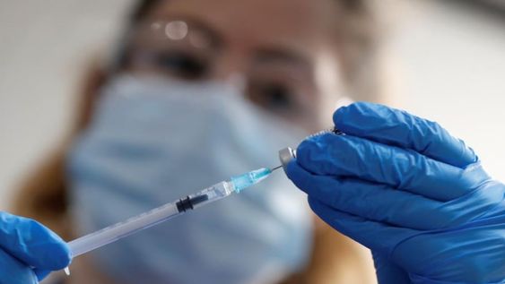 Pfizer anunció que su vacuna fue 100% eficaz en adolescentes de entre 12 y 15 años