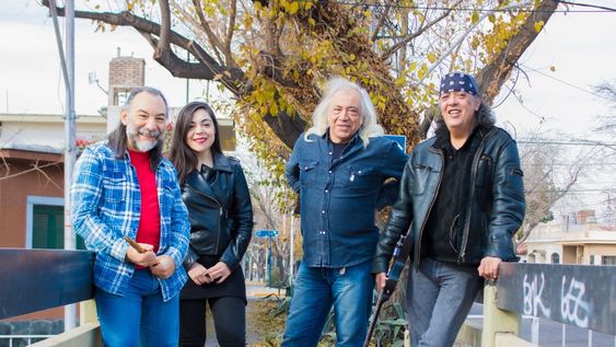 Les Alfajeros de la Pampa Seca celebran sus 36 años con libro y música.