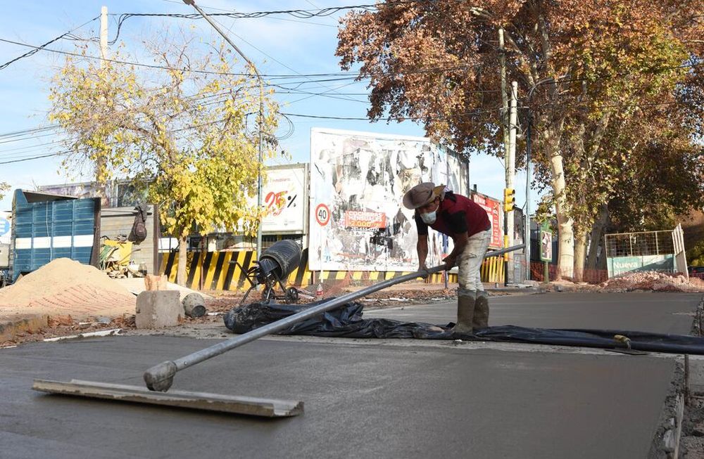 Obra publica en Ciudad de Mendoza, Cliclovia en calle San Juan. Foto: Mariana Villa/ Los Andes