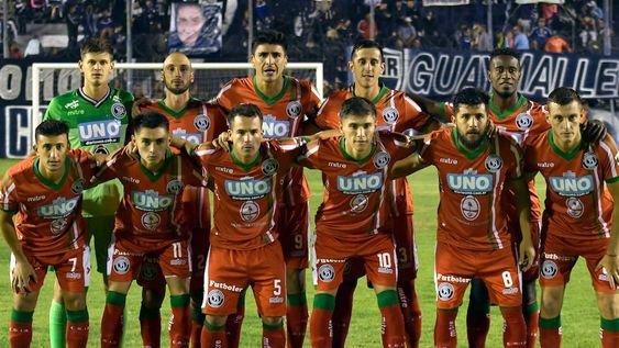 03 de abril  2022 DeportesPrimera Nacional Club Sportivo Independiente RivadaviaIndependiente Rivadavia  juega contra el Club  Tristán Suárez, por la fecha 9 de la Primera Nacional, el elenco conducido por Gabriel Gómez saldrá al campo de juego del Bautista Gargantini con varios cambiosFoto: Orlando Pelichotti / Los Andes