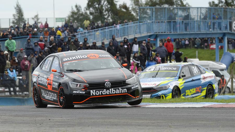 El actual campeón del Turismo Nacional, el mendocino Julián Santero debutó en Rosario con un VW Virtus, con el que terminó en el cuarto lugar.&nbsp;
