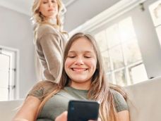 Existen métodos efectivos para que tu hijo no se vuelva adicto al celular.