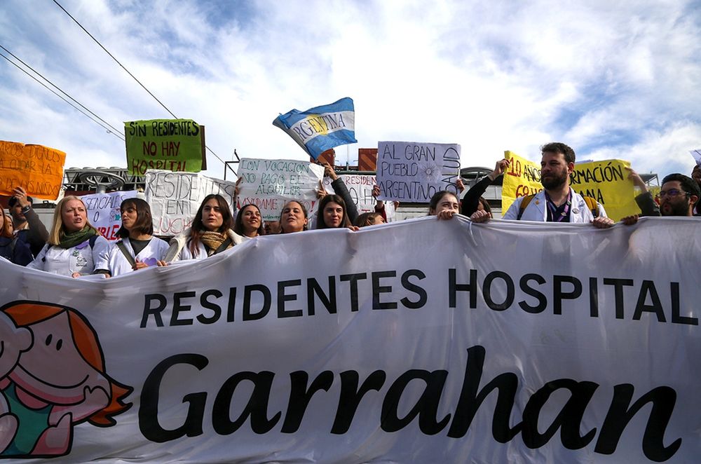 Residentes del Hospital Garrahan en reclamo por salarios y presupuesto. 