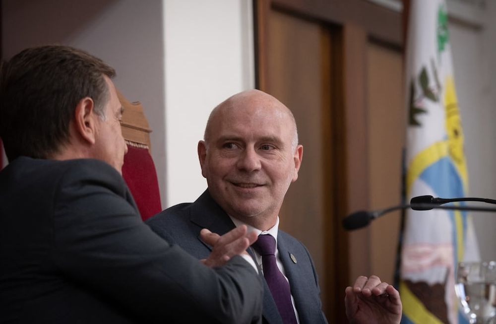 Durante el mediodía de este viernes, el gobernador Rodolfo Suárez estuvo presente en el acto de apertura del Año Judicial, en el que ofreció un discurso al igual que Dalmiro Garay, presidente de la Suprema Corte de Mendoza. Fue en el salón de actos de Tribunales provinciales.Foto: Ignacio Blanco / Los Andes