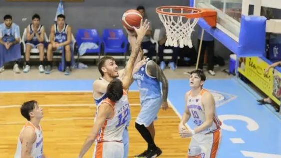 Rivadavia Básquet cayó ante Deportivo Norte de Armstrong (Santa Fe) por 96 a 94, en el cierre de su gira de tres partidos, donde cosechó una victoria. / Gentileza: Prensa Norte.
