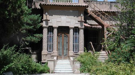 Una antigua mansión abandonada se incendió en medio del temporal: cómo quedó y quiénes fueron sus dueños
