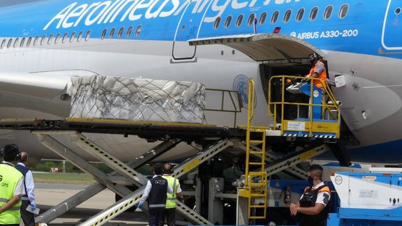 Un boeing de Aerolíneas Argentinas partirá a las 13 de hoy con destino a Beijing para traer un cargamento de dosis de la vacuna china Sinopharm.