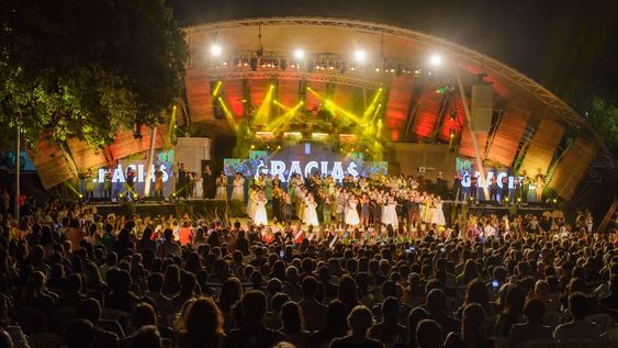 En una hermosa noche, la Ciudad de Mendoza celebró una Vendimia excepcional
