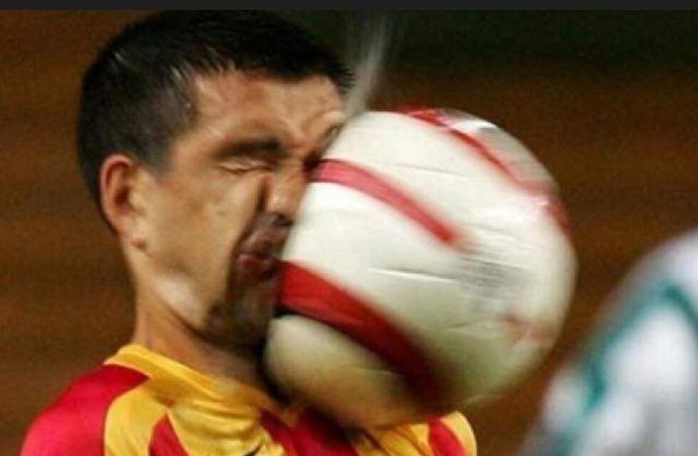 Los más divertidos bloopers, burradas y simulaciones del fútbol